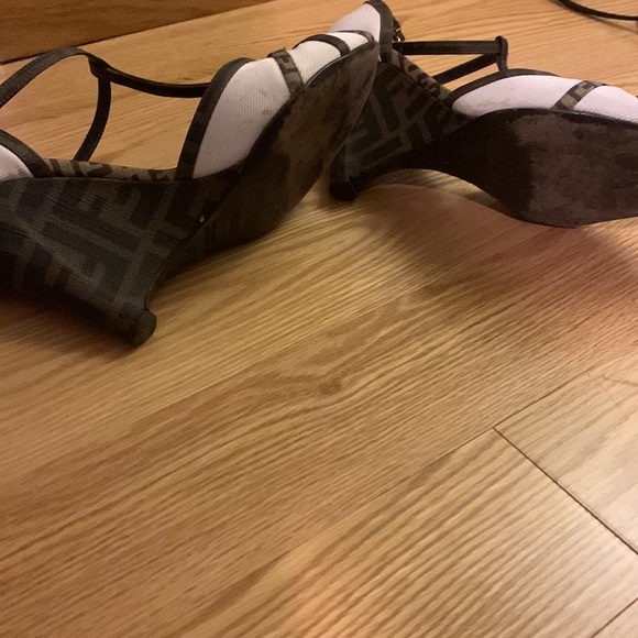 Excellent preowned Fendi heels / wedge - Picture 8 of 8